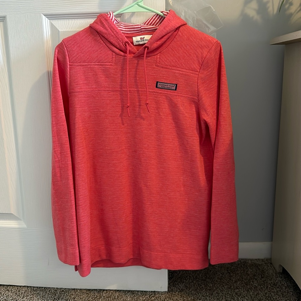 Vineyard Vine, light weight hooded sweatshirt